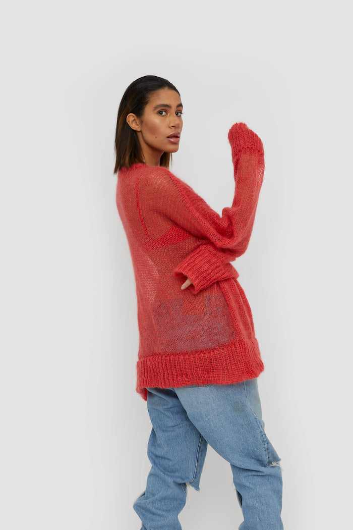 Feeling cozy and unique with this high quality jumper made from 100% Luxe Mohair - no compromise on the quality.