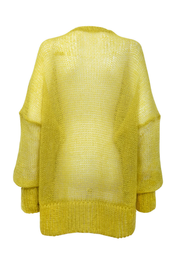 What a unique unusual color! Yes we love unusual and thats why we got inspired by a lovely lemon tree for this jumper.